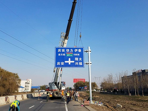 张家口张家口道路护栏网网片该如何进行正确的选购呢？